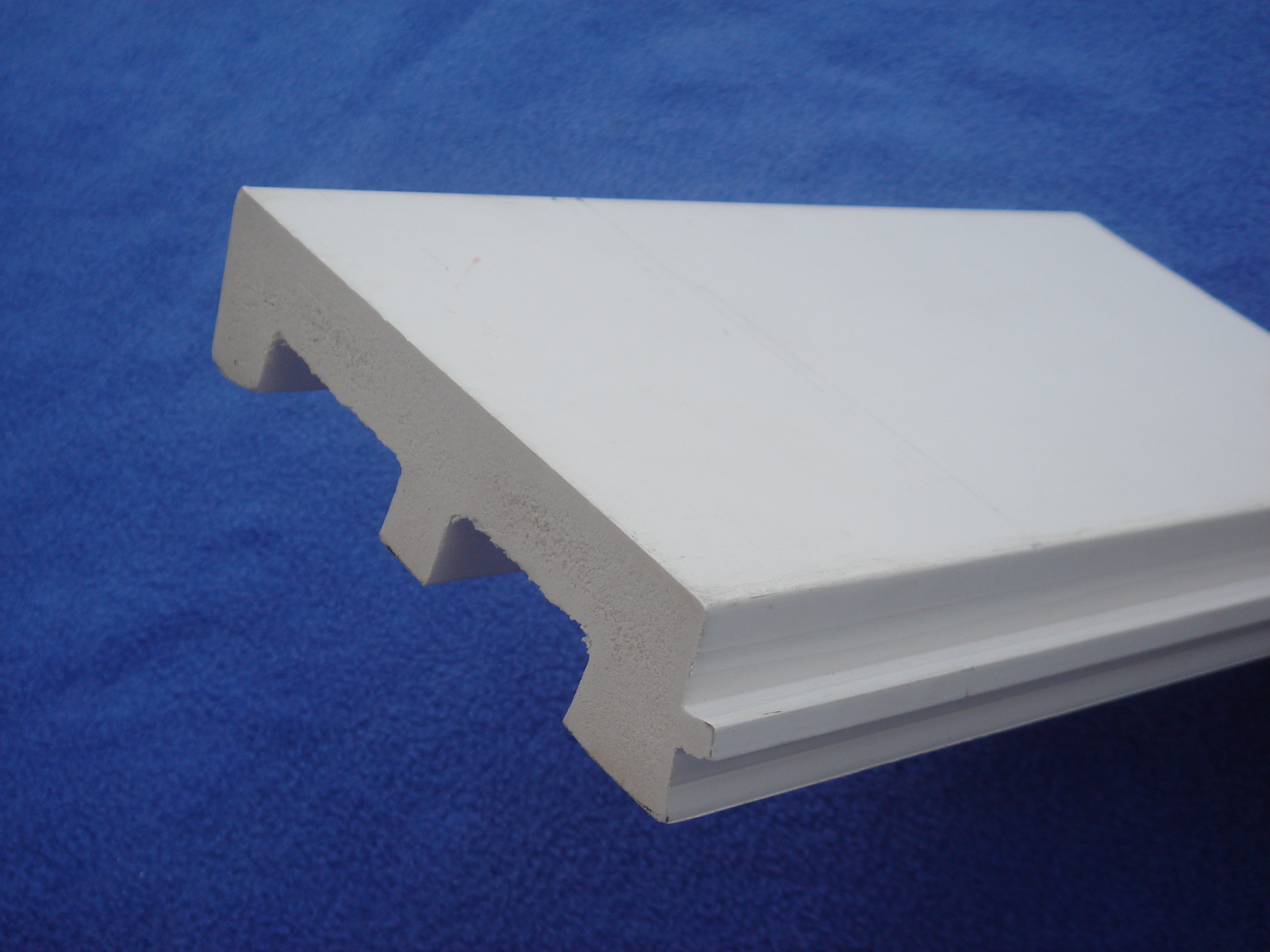 Decorative white plastic skirting board , mothproof PVC baseboards